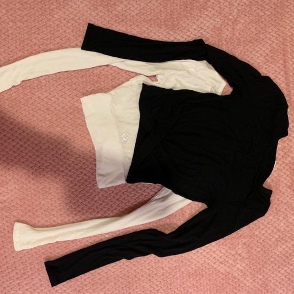 ALO YOGA Cover Long Sleeve Rip Top XS - Picture 3 of 8
